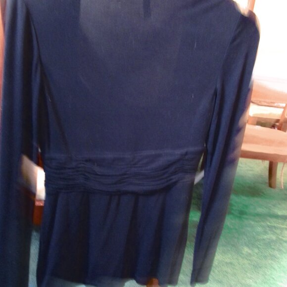 WOMEN'S SMALL BLACK TOP-BCBG MAXAZRIA-CRISS CROSS DERSIGN-EXCELLENT CONDITION - Picture 6 of 9